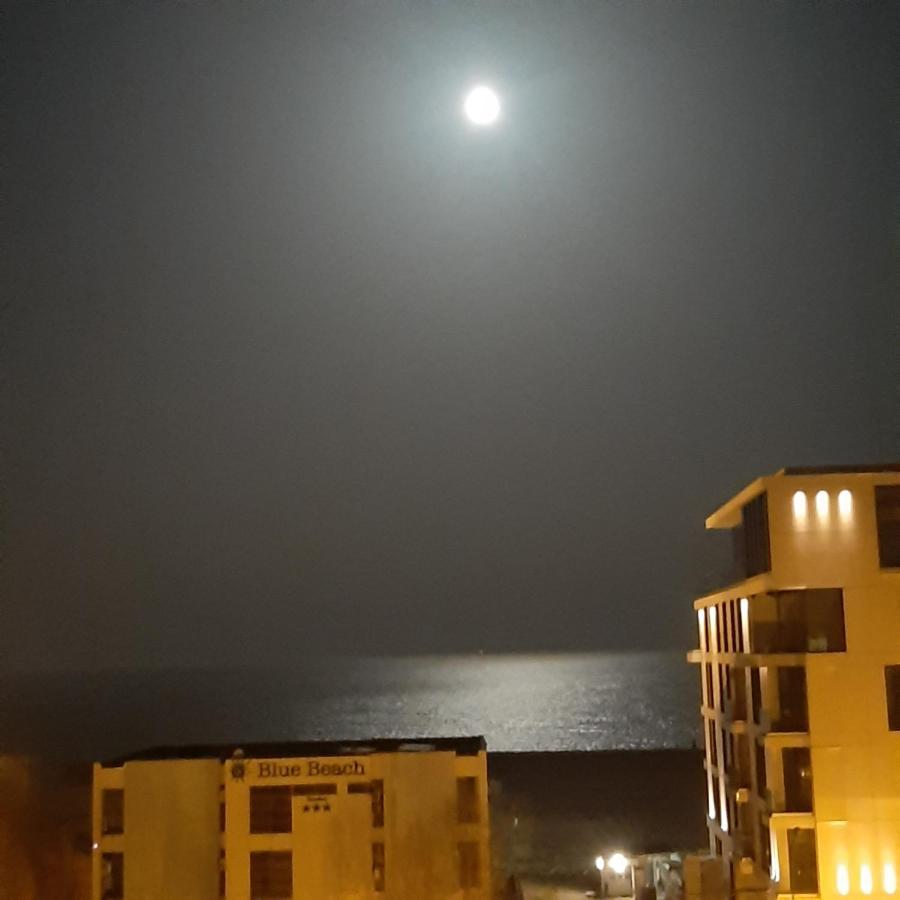 Summerland Sea View Apartment Mamaia