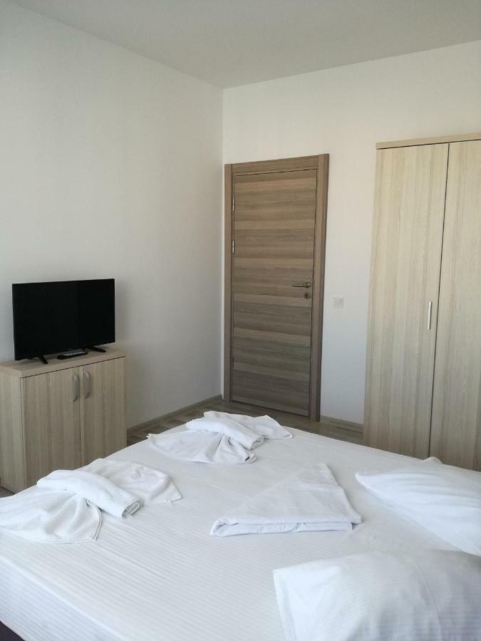 Summerland Sea View Apartment