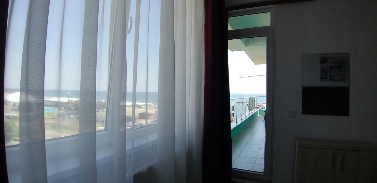 Apartment Summerland Sea View